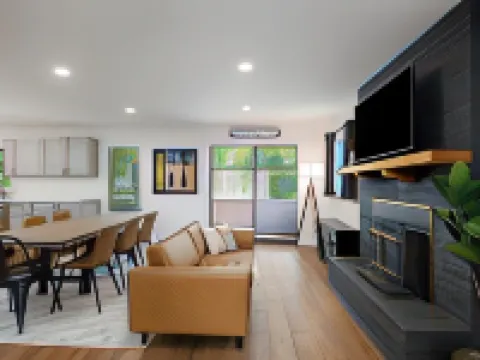 The Lofts on Indian Point - Near Silver Dollar City Hotels in Stone County