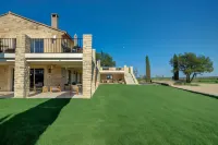 Domaine de Privadière & Spa Hotels in Gajan