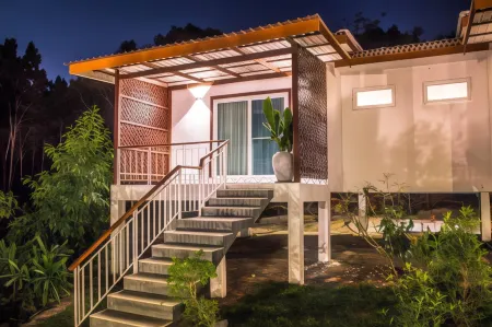 La Passion by Achariyak Отели рядом с достопримечательностью «Лейзи Бич»