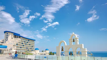 Sol Beach Samcheok Отели рядом с достопримечательностью «Cave Mystery Hall»