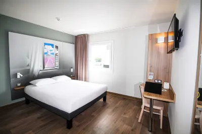 B&B Hôtel Montélimar Sud Hotel dekat L Entrepot