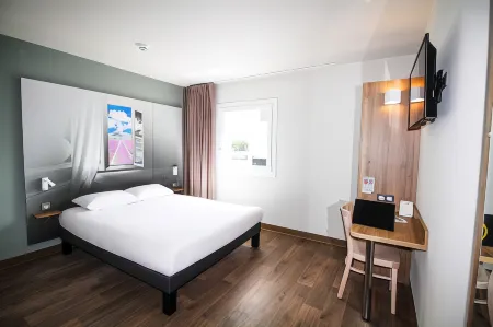 B&B Hôtel Montélimar Sud Отели в г. Шатонёф-дю-Рон