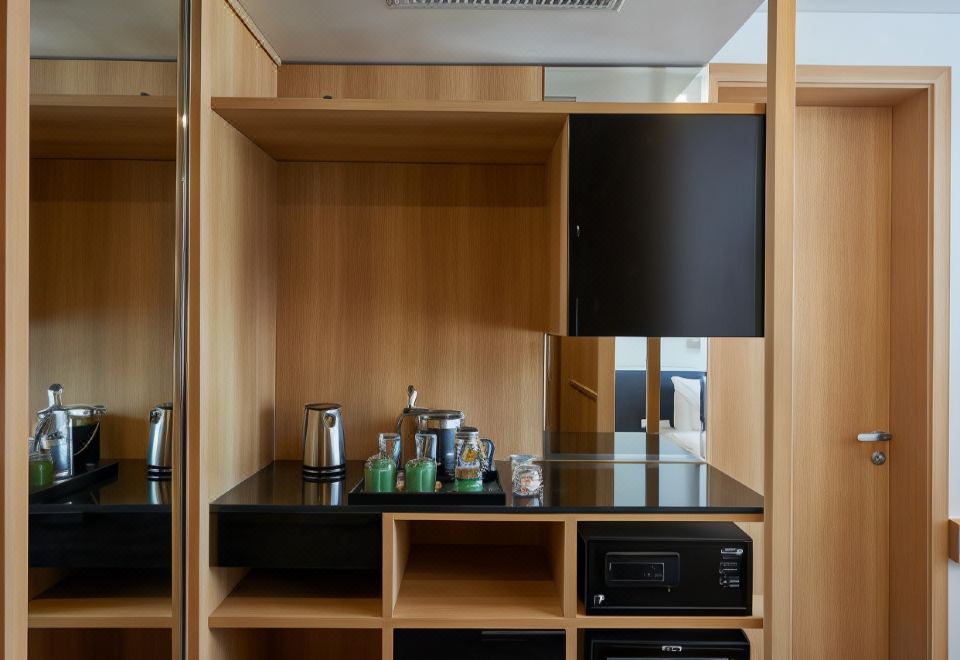 4. 자즈 얼반 호치..