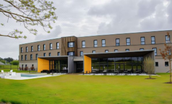 Best Western Plus Hotel les Humanistes - Housity