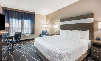 La Quinta Inn and Suites by Wyndham Houston Spring South