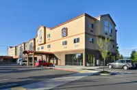 Best Western Plus Battle Ground Inn  Suites