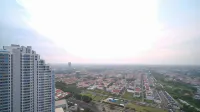 Homey Studio Connected to Mall at Orchard Supermall Mansion Apartment Hotels in Sambikerep