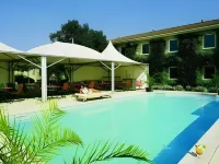 Logis Hôtel les Colonnes Strasbourg Zenith - Swimmingpools