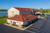 Holiday Inn Express & Suites Port Clinton-Catawba Island Hotels in Port Clinton