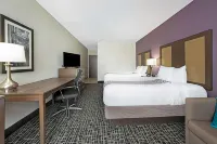 La Quinta Inn & Suites by Wyndham Lake Charles - Westlake Hotels in Westlake