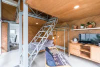 Mana Cottage Hotels in Cimenyan