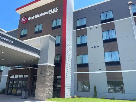 Best Western Plus Winter Haven Inn  Suites 