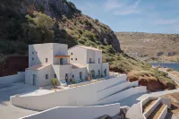 Yerma Suites Limeni Hotels in Itilo