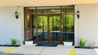 Days Inn by Wyndham Maysville Kentucky Hotel dekat Lowe's Garden Center