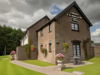 The Greyhound Inn and Hotel Hotels in Usk