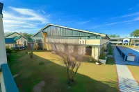 Super Inn & Suites by OYO Milledgeville