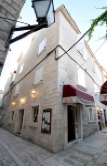 Palace Central Square