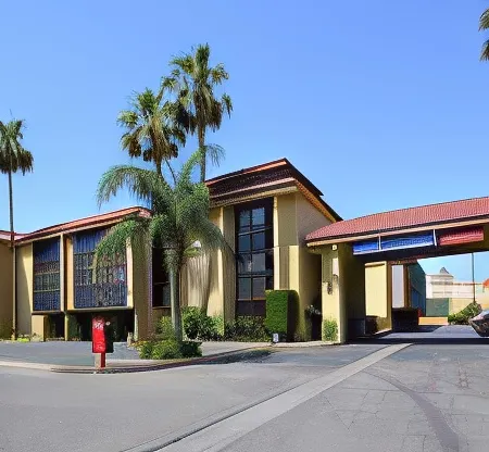 California Inn and Suites Bakersfield