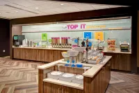 Tru by Hilton Columbia Greystone - breakfast