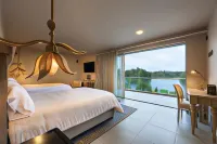 Tau House Hotels in Guatape