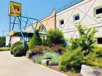 โรงแรมF1 จีนีฟเฟอร์นีย์แอร์พอร์ต