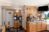 Super 8 by Wyndham Evanston - Desayuno