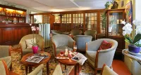 Hostellerie des Trois Pigeons, Paray-Le-Monial Hotels in Gueugnon
