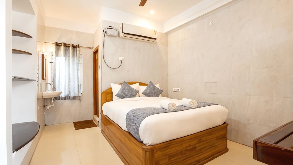 Hotel Arya Grand