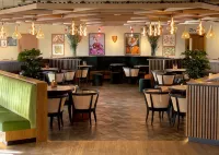 Hex Wildlife Hotel at Yorkshire Wildlife Park Hotels in Metropolitan Borough of Doncaster