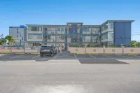 Ocean 5 Hotel - Motels