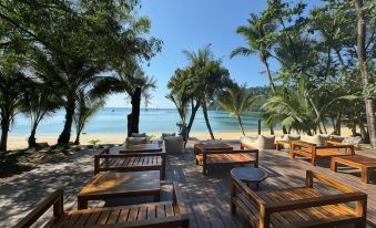Sunny Cove Beach Resort Koh Phayam