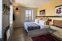 Moxy Springfield Downtown - 3-Star