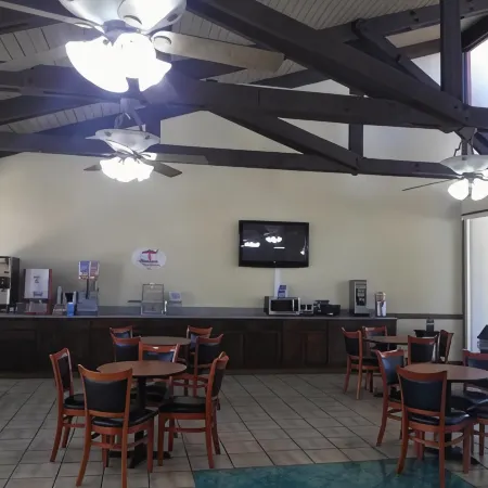 Super 8 by Wyndham Kerrville TX