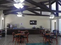Super 8 by Wyndham Kerrville TX - breakfast