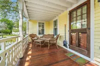 Sea Horse Cottage-5 Bedrooms, 3 Full Baths, 2 Half Baths, Sleeps 13