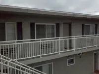 Walk to the beach, boardwalk and shopping! Pool on site, great location!