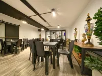 Orbe Hotel - parkir