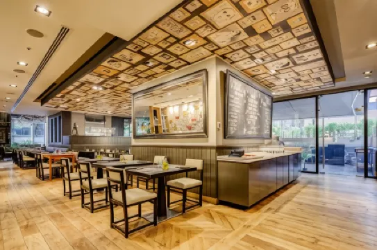 DoubleTree by Hilton Santiago - Vitacura