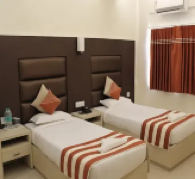 Hotel Shompen Hotels near Murugan Temple