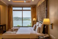 The Crown Goa - Balkoner