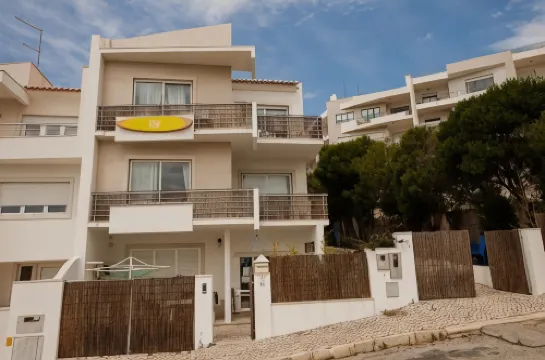 Ericeira Chill Hill Hostel & Private Rooms Hotel di Ericeira