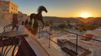 Phocas Cave Suites - Mountain view