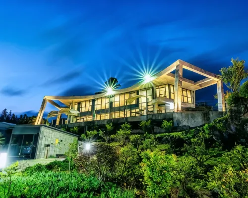 Jeju BOM Stay & Art Gallery Hotels near Soesokkak