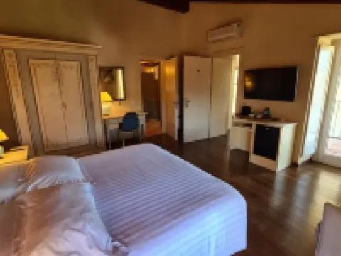 โรงแรมปิอาซซาเวกเคีย โรงแรมในแบร์กาโม