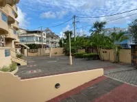 Blue Bay Holiday Resort فنادق في Pointe d'Esny