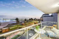 Beach Street Luxury 3 Bed with Beach & Bay Views Hotels in Port Melbourne