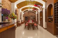 Anh Phát Resort Hotels in Quỳnh Lưu District