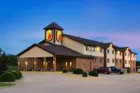 Super 8 by Wyndham Marion Hotels in Marion