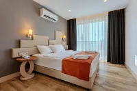 Green Garden City Luxury Apartments - Infinity Pools