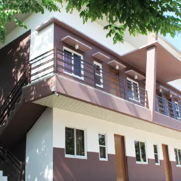 Alberto's Lodging House